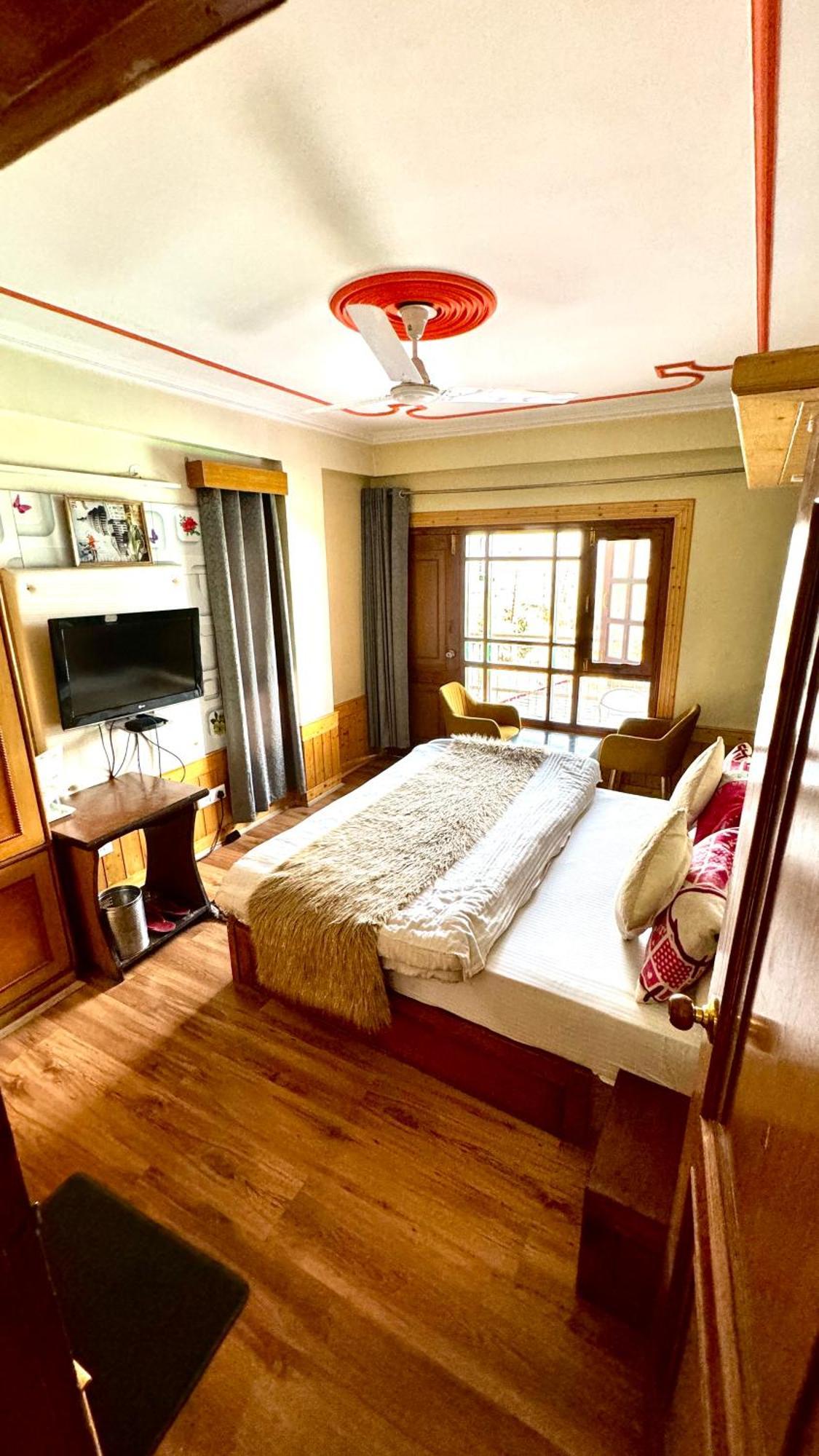 Hotel Apple Regency Shimla Ngoại thất bức ảnh