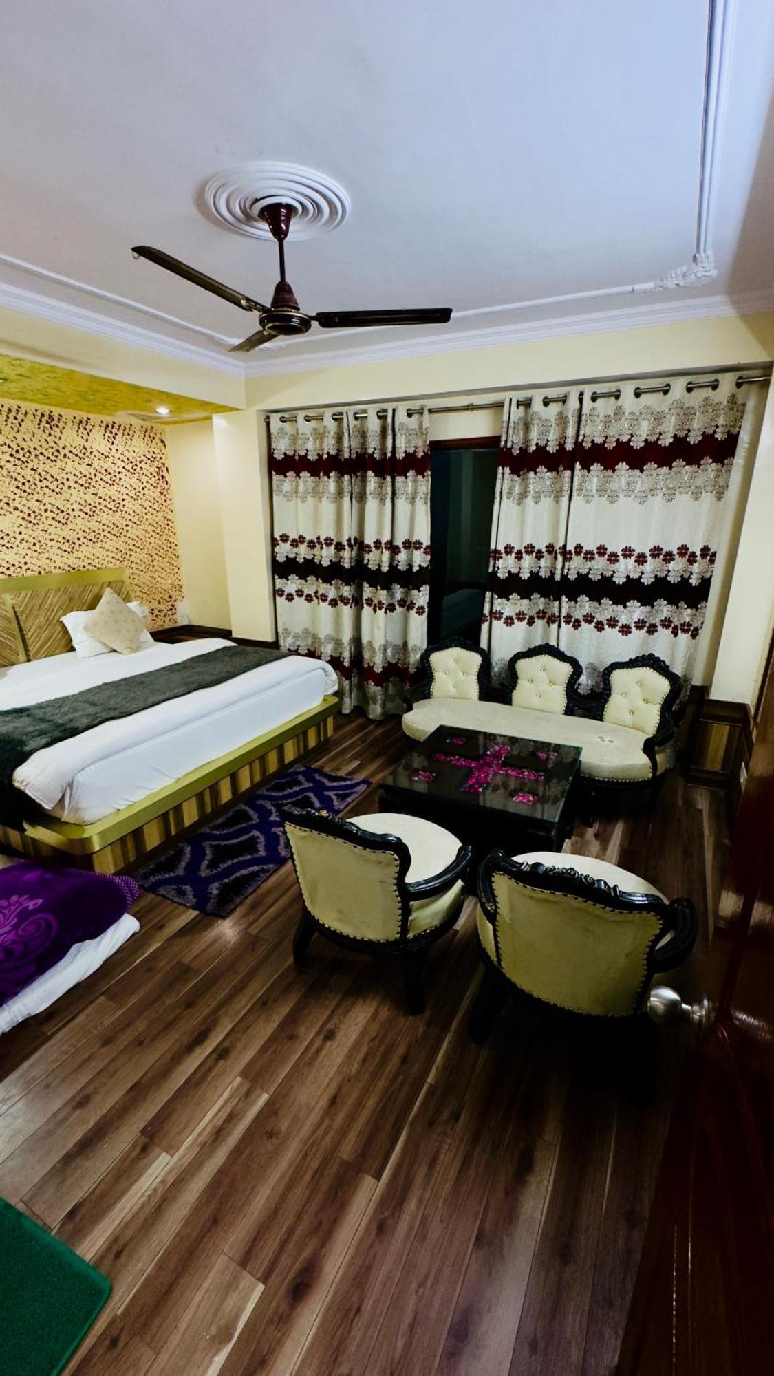 Hotel Apple Regency Shimla Ngoại thất bức ảnh