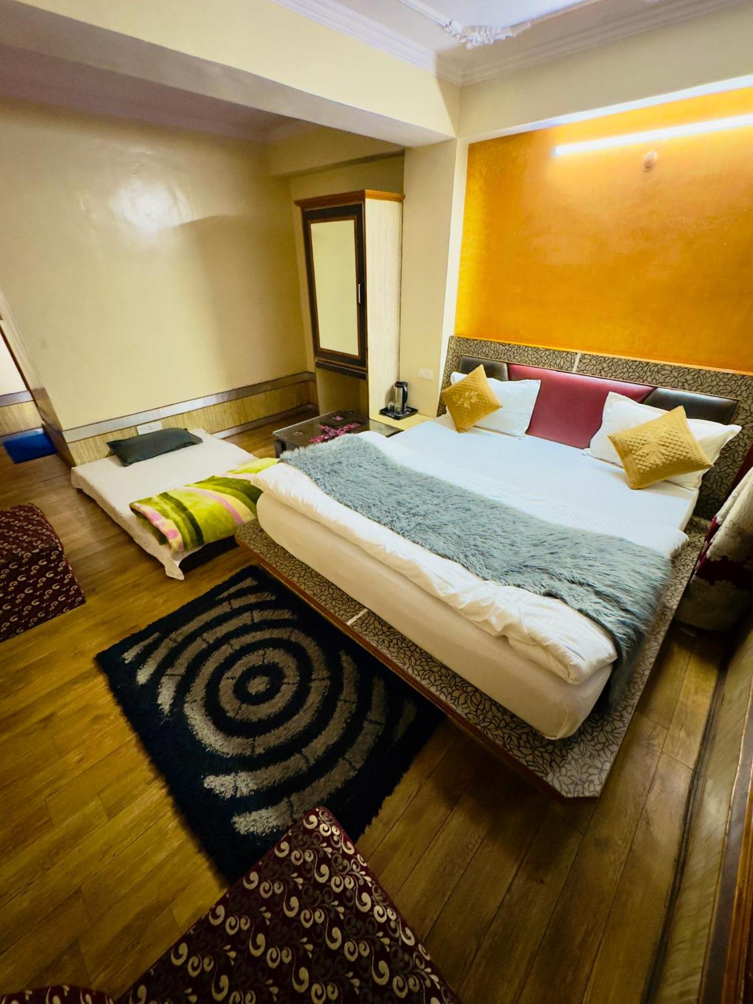 Hotel Apple Regency Shimla Ngoại thất bức ảnh